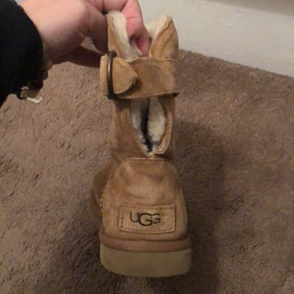 UGG camel color boot - Picture 4 of 10